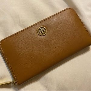 CLASSIC TORY BURCH LONG WALLET